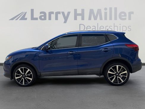 Used 2019 Nissan Rogue Sport SL w/ Premium Package FWD image 2