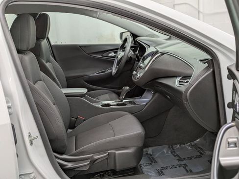 Used 2020 Chevrolet Malibu LT FWD image 13