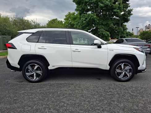 Used 2023 Toyota RAV4 SE w/ Weather & Moonroof Package AWD/4WD image 7