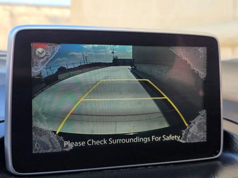 Used 2014 MAZDA MAZDA3 i Touring w/ Technology Package FWD image 22