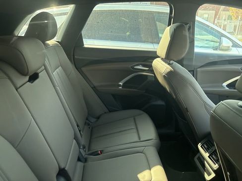 Certified 2025 Audi Q5 Premium Plus w/ Premium Plus AWD/4WD image 9