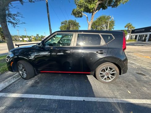 Used 2020 Kia Soul GT-Line FWD image 3