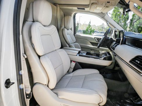 Used 2021 Lincoln Navigator L Reserve AWD/4WD image 34