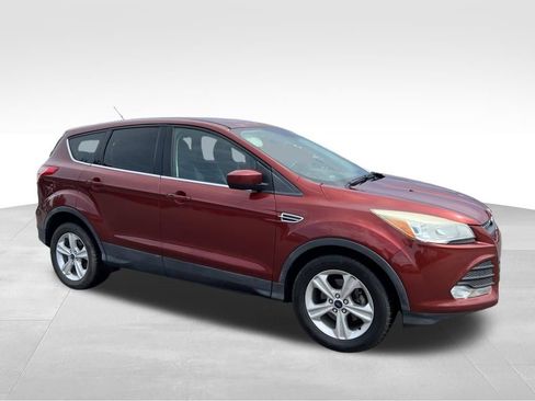 Used 2015 Ford Escape SE FWD image 2
