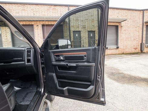 Used 2014 RAM 3500 Laramie image 27