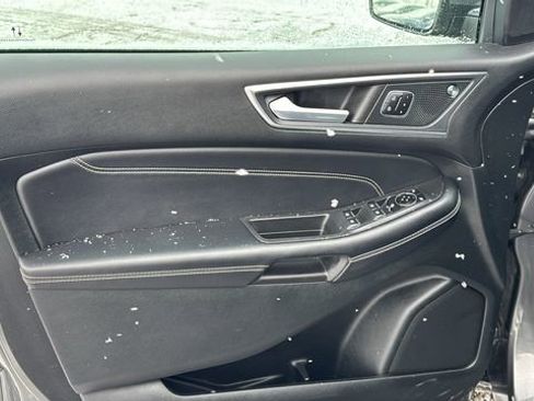 Certified 2023 Ford Edge Titanium w/ Class II Trailer Tow Package image 10