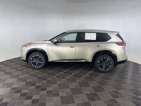 Certified 2024 Nissan Rogue Platinum w/ Platinum Premium Package image 8