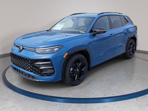 New 2026 Volkswagen Tiguan SE R-Line FWD image 1
