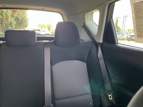 Used 2025 Kia Soul LX w/ LX Technology Package FWD image 31