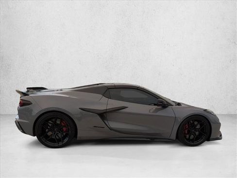 Used 2024 Chevrolet Corvette Z06 RWD image 6