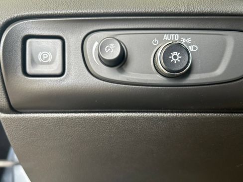 Used 2019 Buick Enclave Avenir w/ Avenir Technology Package FWD image 27