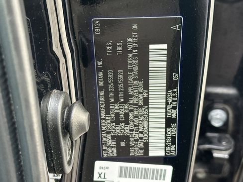 Used 2024 Toyota Highlander XSE FWD image 41