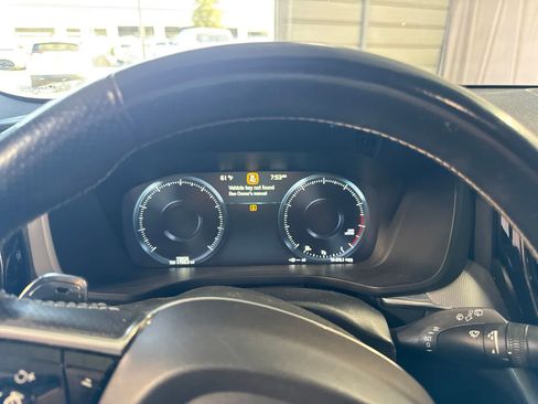 Used 2018 Volvo XC60 T5 R-Design w/ Convenience Package AWD/4WD image 20