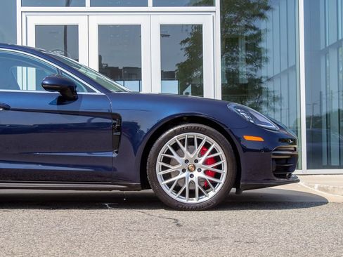 Used 2022 Porsche Panamera 4S AWD/4WD image 5