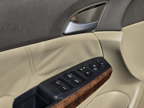 Used 2010 Honda Accord EX-L image 11