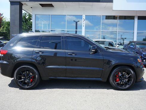 Used 2015 Jeep Grand Cherokee SRT w/ Luxury Group II AWD/4WD image 6