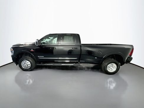 Used 2026 RAM 3500 Limited w/ Towing Technology Group AWD/4WD image 4