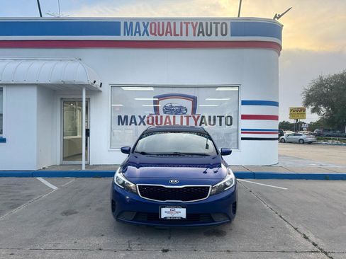 Used 2017 Kia Forte LX FWD image 6