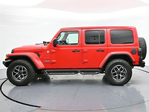 Used 2020 Jeep Wrangler Unlimited Sahara AWD/4WD image 4