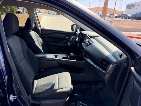 Used 2024 Nissan Rogue SV FWD image 14