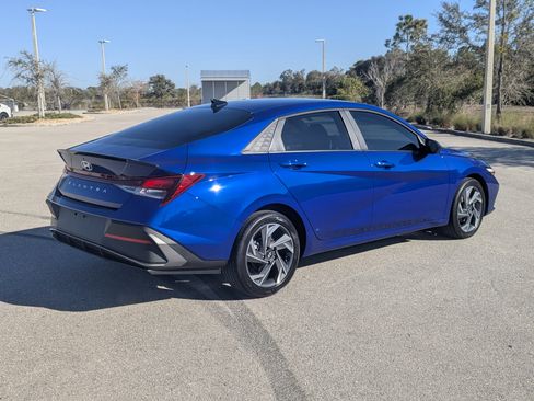 Used 2025 Hyundai Elantra Sport image 5