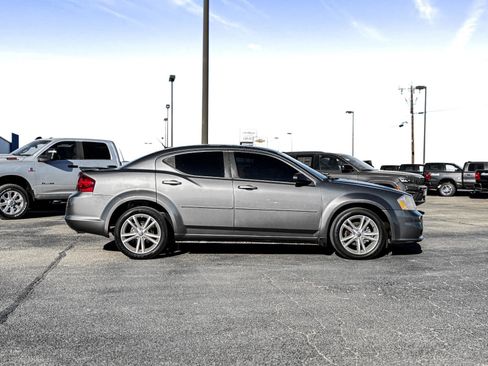 Used 2012 Dodge Avenger SE image 5