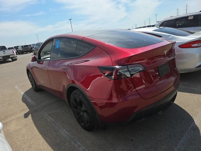 Used 2024 Tesla Model Y Long Range AWD/4WD image 3