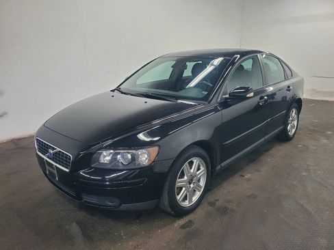 Used 2005 Volvo S40 T5 FWD image 1