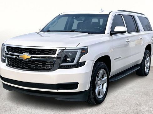 Used 2015 Chevrolet Suburban LT image 14