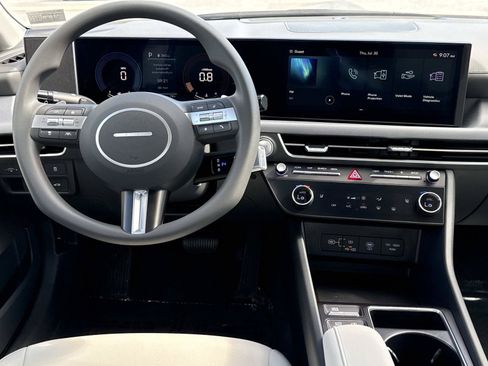 Certified 2025 Hyundai Sonata SEL AWD/4WD image 2