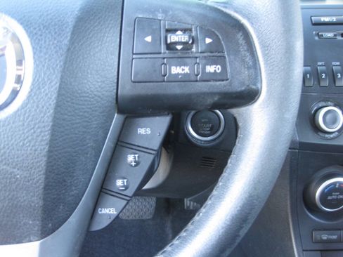 Used 2013 MAZDA MAZDA3 i Touring FWD image 35
