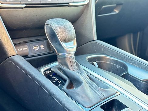 Used 2019 Hyundai Santa Fe SE image 12