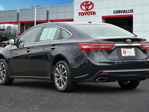Used 2016 Toyota Avalon XLE image 6