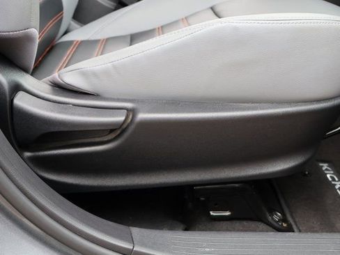 Used 2024 Nissan Kicks SR w/ SR Premium Package FWD image 11