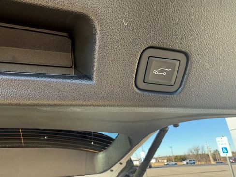 Used 2025 GMC Acadia Elevation w/ Black Edition image 5