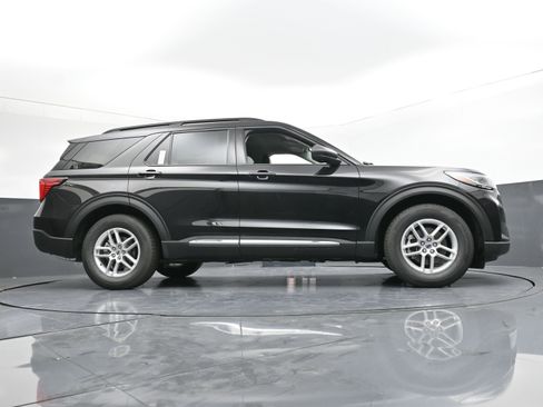 New 2025 Ford Explorer Active w/ Active Comfort Package image 17