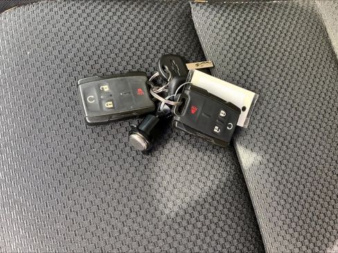 Used 2021 Chevrolet Colorado LT w/ Safety Package RWD image 15
