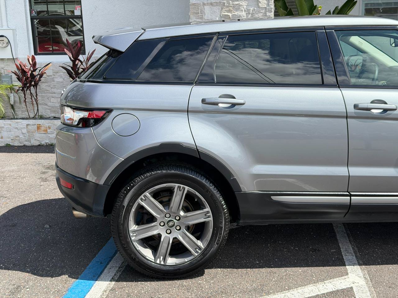 Used 2013 Land Rover Range Rover Evoque Pure Plus AWD/4WD image 16