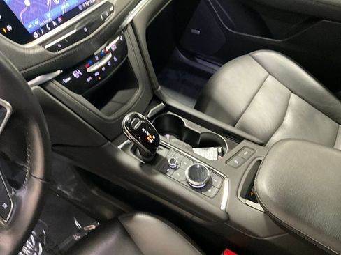 Used 2020 Cadillac XT5 Premium Luxury AWD/4WD image 16