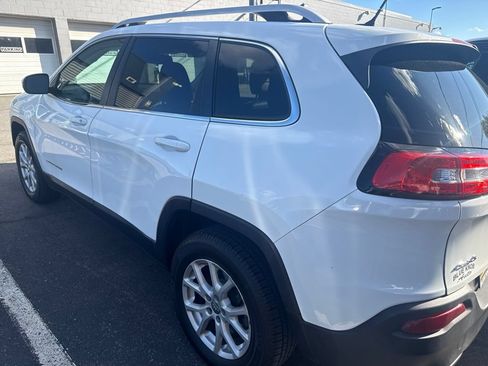 Used 2015 Jeep Cherokee Latitude w/ Cold Weather Group AWD/4WD image 7