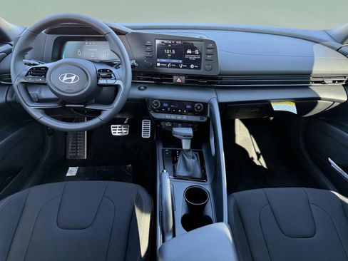 New 2025 Hyundai Elantra Sport image 5