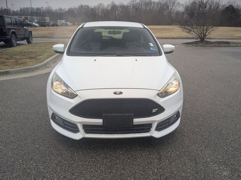 Used 2017 Ford Focus ST image 8