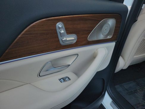 Certified 2025 Mercedes-Benz GLS 450 4MATIC image 12