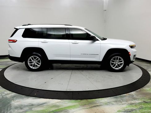Used 2021 Jeep Grand Cherokee L Laredo w/ Luxury Tech Group I AWD/4WD image 4