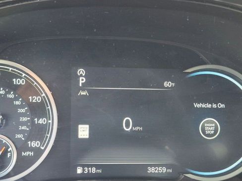 Used 2025 Genesis GV70 2.5T AWD/4WD image 17