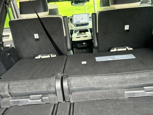 Used 2023 Toyota Sequoia Capstone AWD/4WD image 18