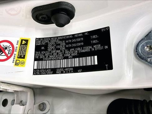 Used 2017 Toyota Highlander Limited AWD/4WD image 19