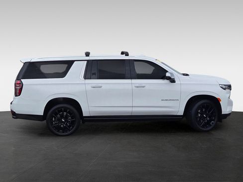 Used 2024 Chevrolet Suburban Premier image 4