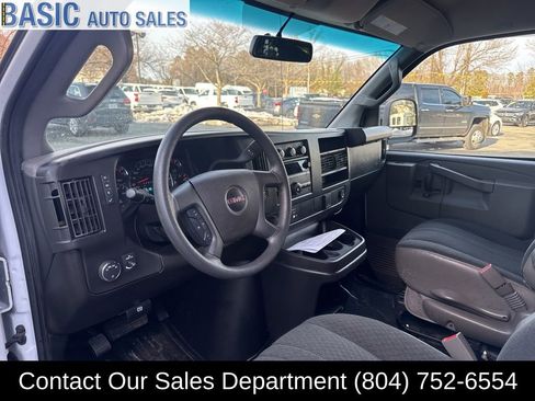Used 2022 GMC Savana 2500 w/ Driver Convenience Package image 9