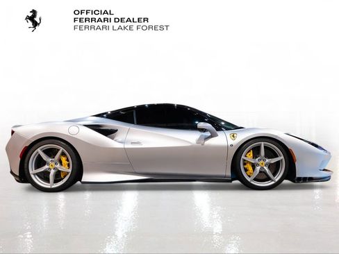 Certified 2022 Ferrari F8 Tributo RWD image 5